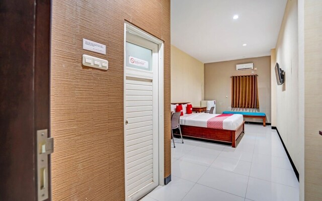 OYO Pratama Dukuh Kupang Sub