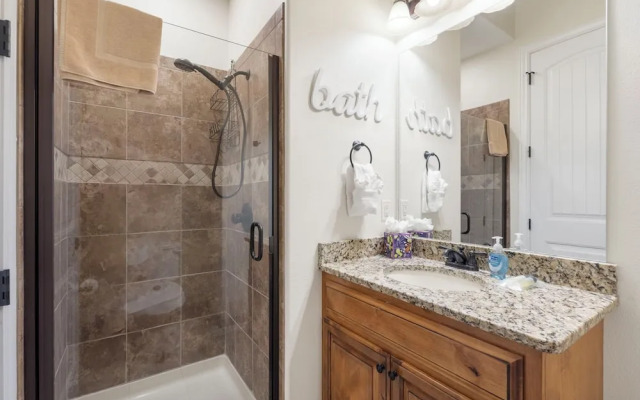 Luxury Penthouse - Amazing Views! Near Sdc!