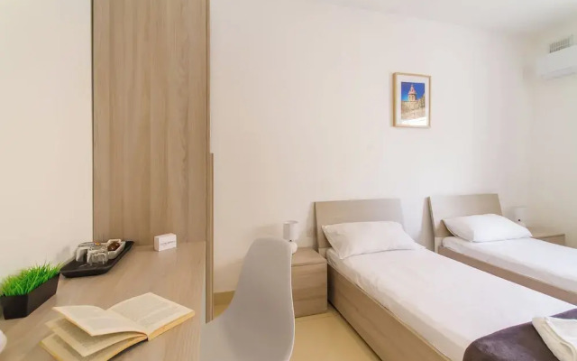 Villa Swieqi with shared room nb1