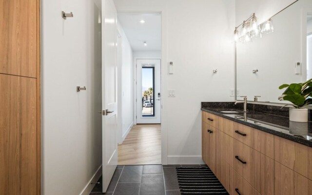 Hello Sunshine 6 Bedroom Home