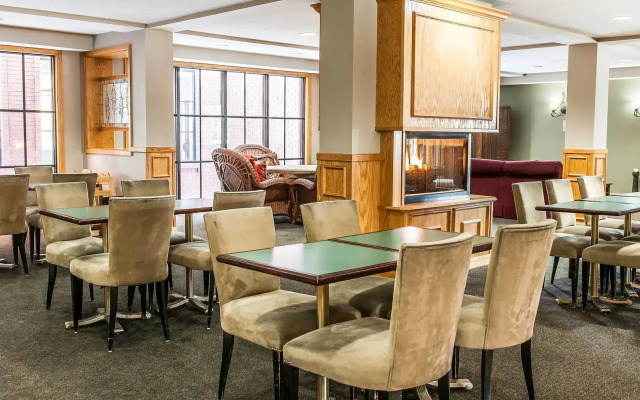 FairBridge Inn & Suites Fort Wayne