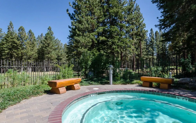 Cabins at Mammoth Lakes