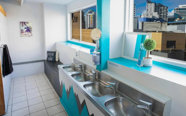 Elliott Street Apartment Hotel