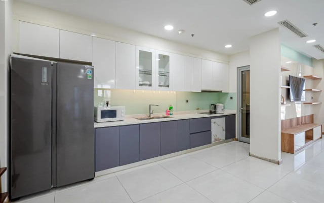 Long Apartment - Vinhomes Golden River