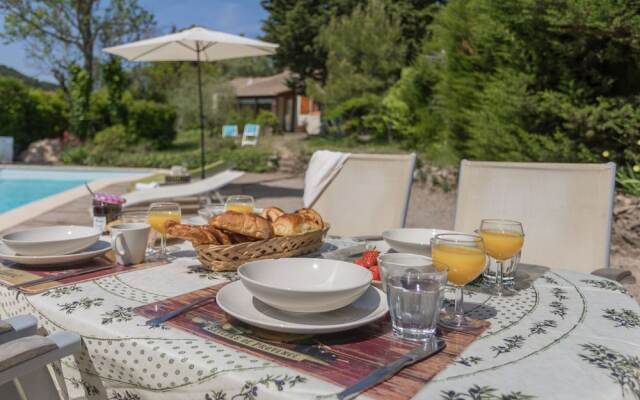 Huge Villa in Montbrun-des-corbières With Swimming Pool