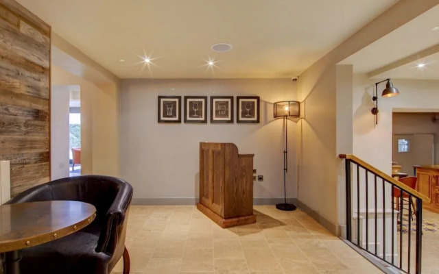 Gissons Hotel by OYO Rooms