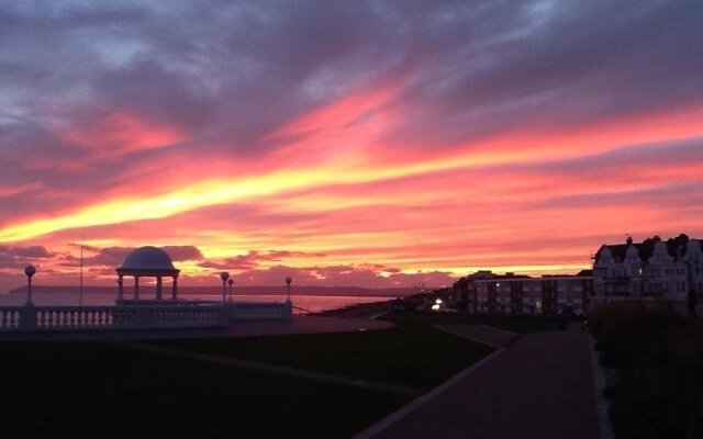 Bexhill Beach Residence Bed & Breakfast