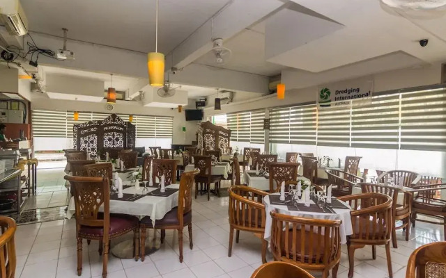 OYO 1771 Zeke Hotel