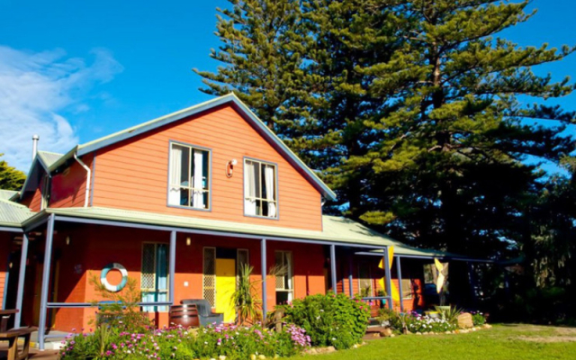 Dunsborough Beachouse YHA Hostel