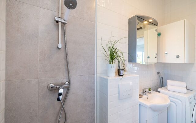 Apartments Maialena-modernly Furnished and With Nice Garden