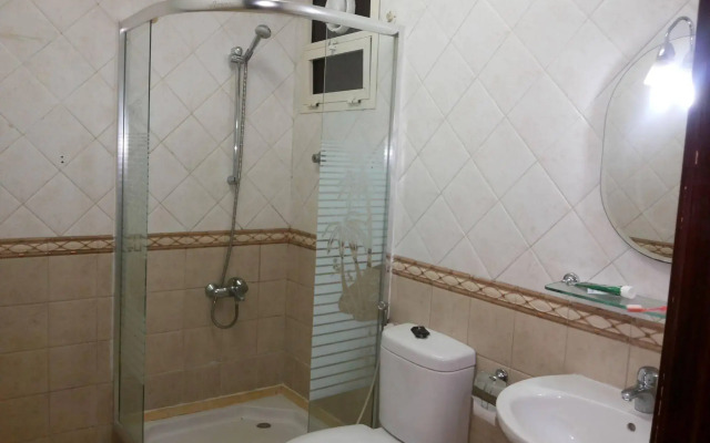 Gulf Hotel Apartment
