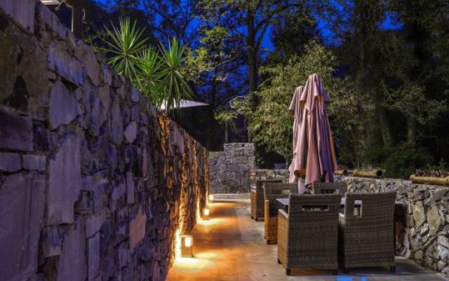 Yangshuo Chashi Hotel (Yulonghe Jiuxian Wharf Branch)