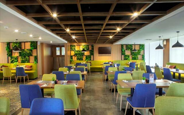 Hotel Dafam Pacific Caesar Surabaya