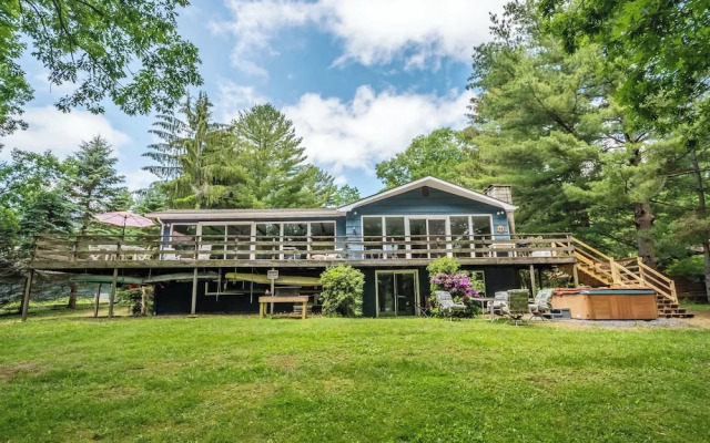 Just Around the Dilly