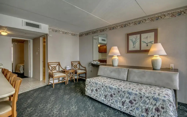 Admiral Resort Motel