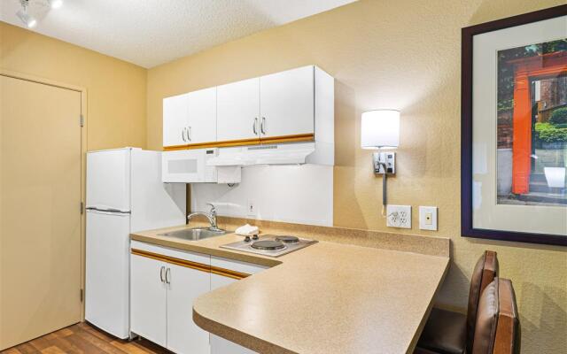 Extended Stay America Suites Washington DC Falls Church