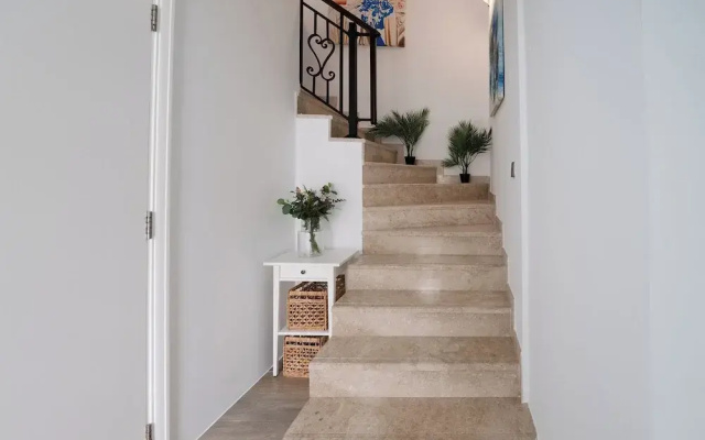 Luxury Short Term Stay 2BHK plus Maids - RANCHES