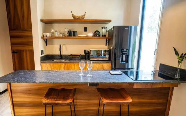 Studio Apt, Great Location, Amazing Rooftop Pool