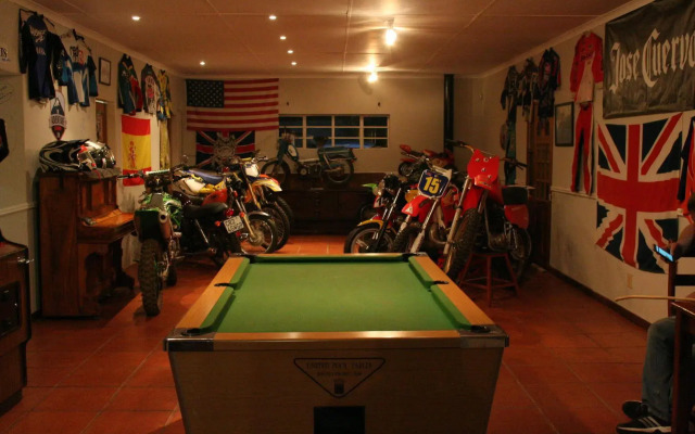 High Side Tavern and Planters Lodge
