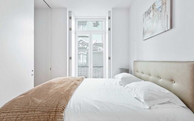 Spacious 1 Bedroom Apartment Near Baixa
