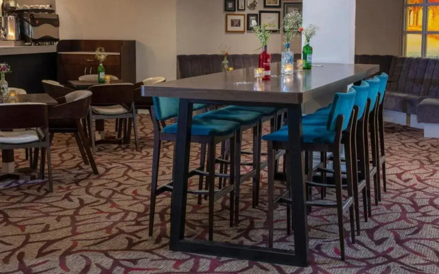 Отель The Cambridge Belfry