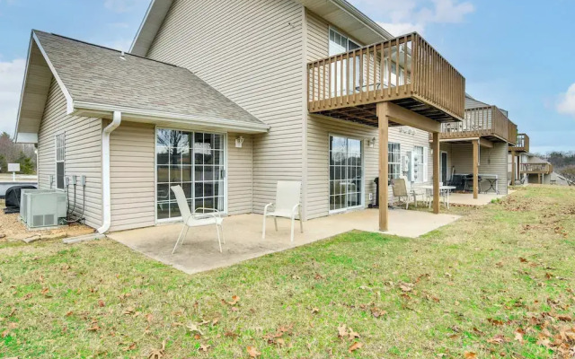Near Golf & Table Rock Lake: Condo w/ Pool Access