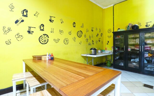 Raja Rani Hostel