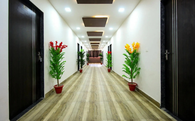 OYO 8864 Hotel Royal City
