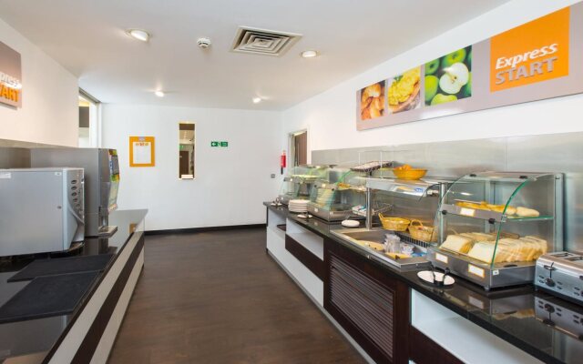Holiday Inn Express Cambridge-Duxford M11, Jct.10 by IHG