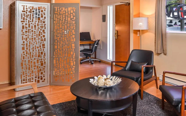 Interurban Suites Hotel