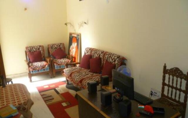 Sanskriti Paying Guest House