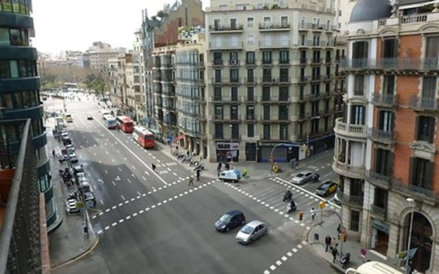 Super Balmes Guest House