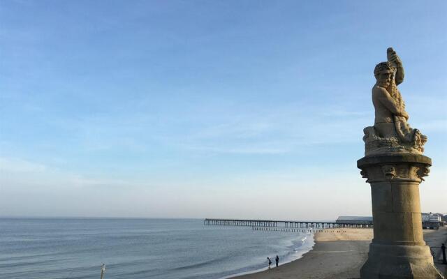 Moray Beachside Apartments