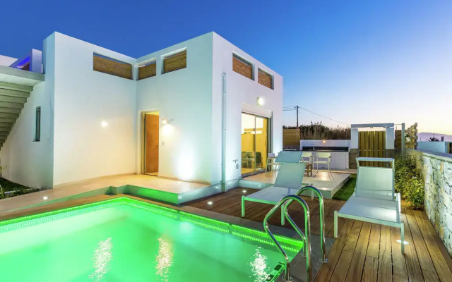 Majestic Villa in Pigianos Kampos with Private Pool