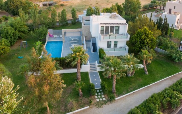 "xenos Villa 1 With Private Swimming Pool, Near The Sea"