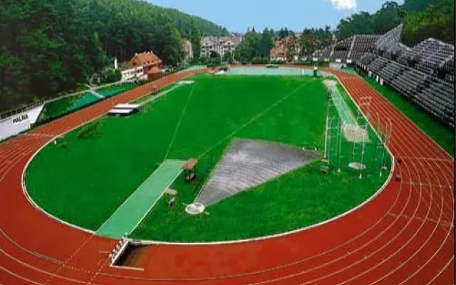 Stadion Leśny