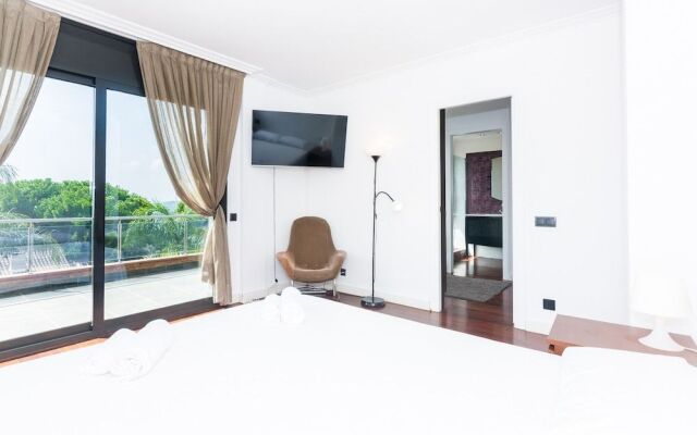 HomeHolidaysRentals Adonis