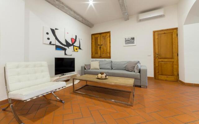 Santa Maria Novella 6 sleeps near the central station