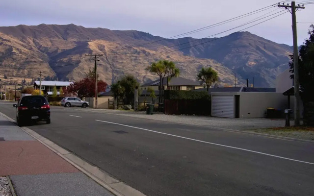 The Wanaka Edge Apartment
