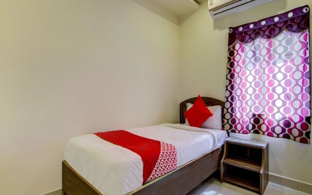 OYO 13584 Hotel Ruchi