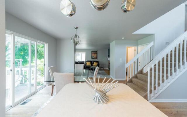 Spacious 4 bedroom 3.5 bathroom residential property