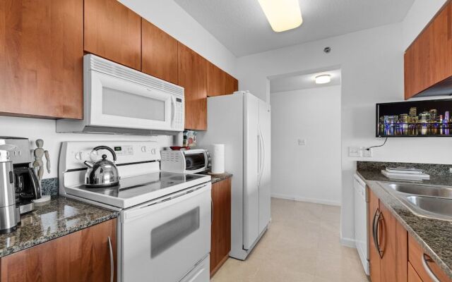 Luxury Apartments W Pool & Ocean views