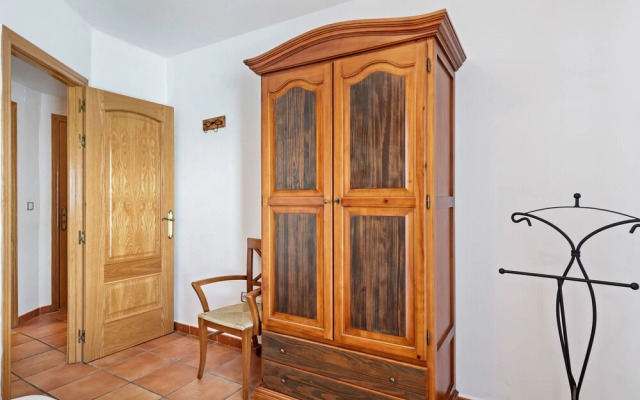 Charming Apartment in Gudar With Terrace