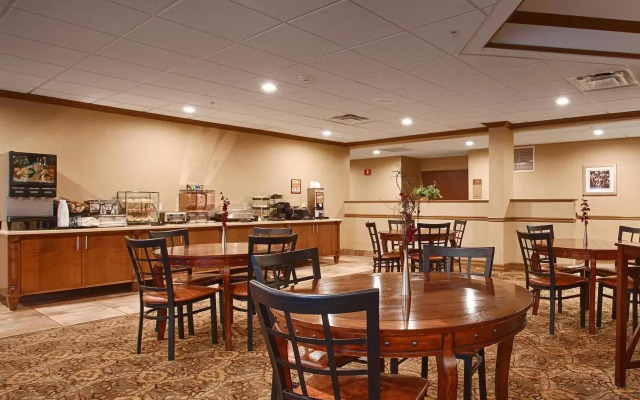 La Quinta Inn & Suites by Wyndham Lackawanna