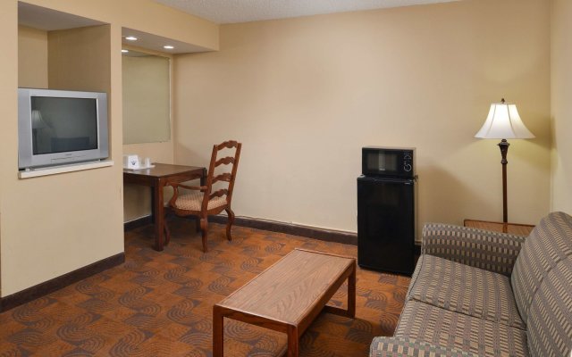 Americas Best Value Inn & Suites Memphis E