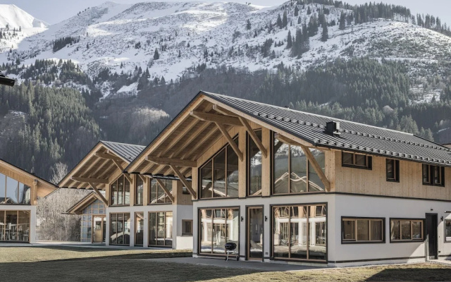 New Chalet With Garden and Private Sauna