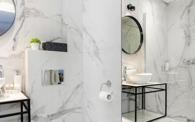 Azure Apartment Kołobrzeg by Renters