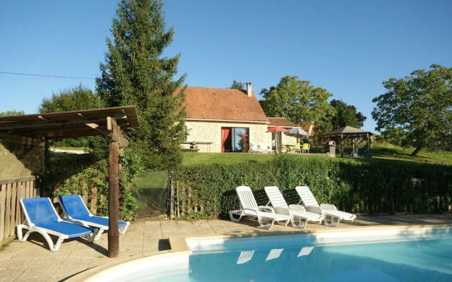 Modern Holiday Home in Marquay with a Private Swimming Pool