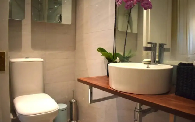 2 Bedroom Apartment In Kilburn