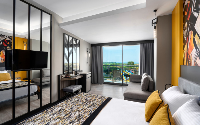 Arnor De Luxe Hotel